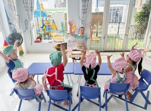 Mầm Non Little Angel Tổ Chức Hoạt Động “Bé Khéo Tay – Nặn Bánh Trôi Nước”