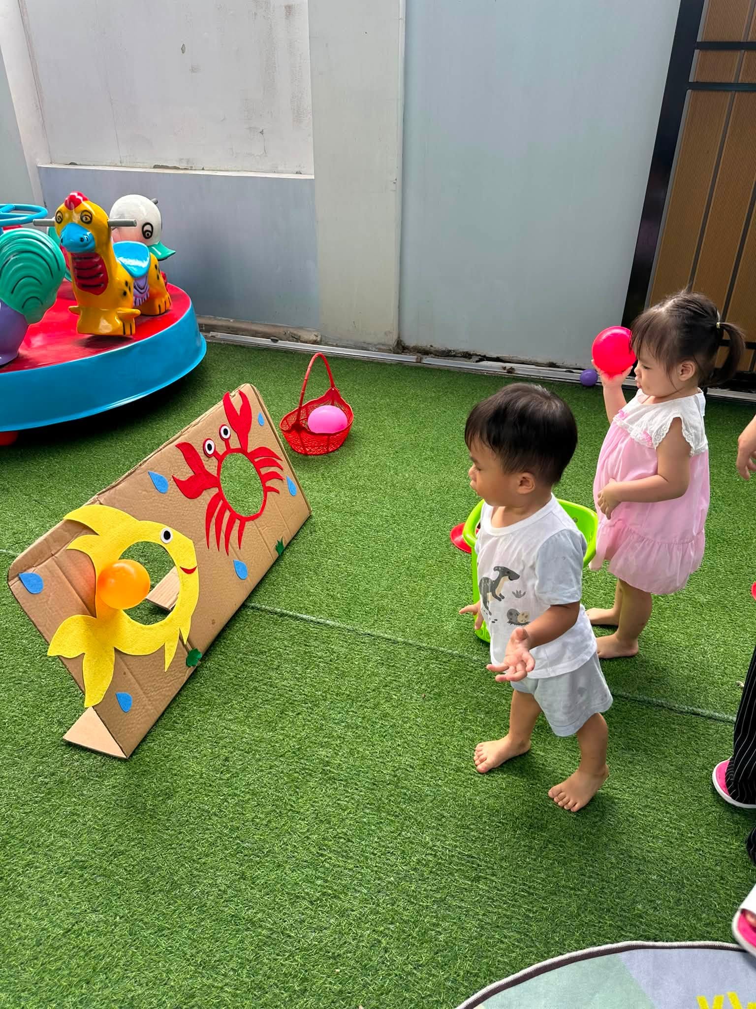 Bé vui chơi sáng tạo tại Mầm non Thiên Thần Nhỏ Little Angel
